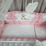 Lenjerie de patut personalizata 11 piese ROYAL White Pink Bear - PEPPIbambini - Image 3