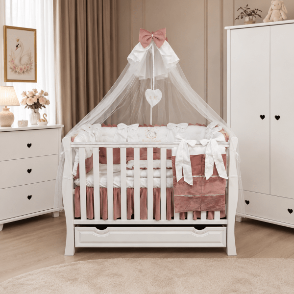 Lenjerie de patut personalizata 11 piese ROYAL White Pink Catifea Aylin Maria - PEPPIbambini