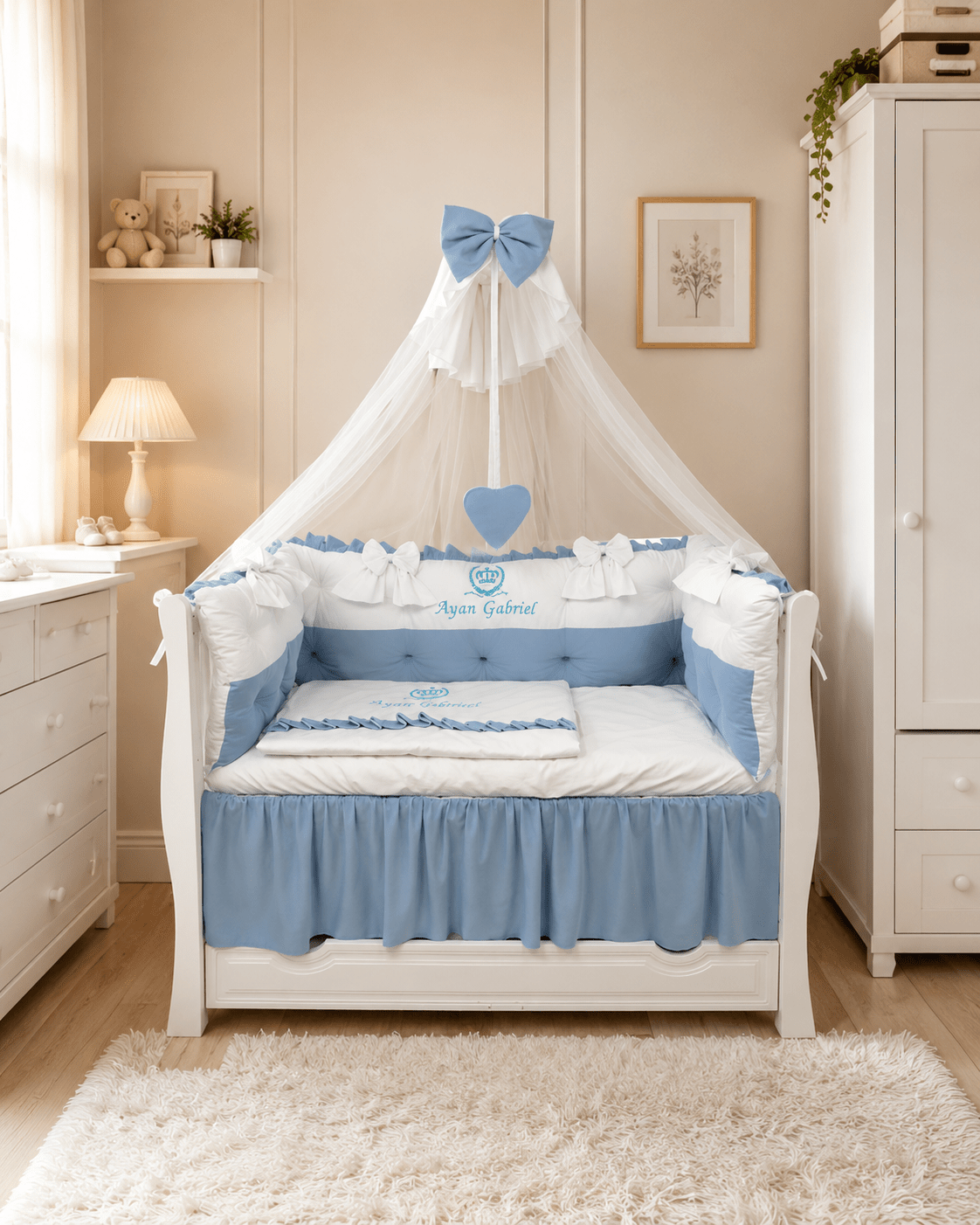PeppiBambini-24-02-2025-18 Lenjerie de patut personalizata 11 piese ROYAL Catifea White Blue - PEPPIbambini - Image 1