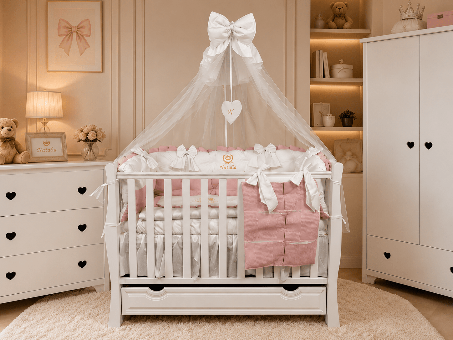 lenjerie-bebe-personalizata-06-12-2024-27-2 Lenjerie de patut personalizata 11 piese ROYAL White Pink Dublat - PEPPIbambini - imagine 1