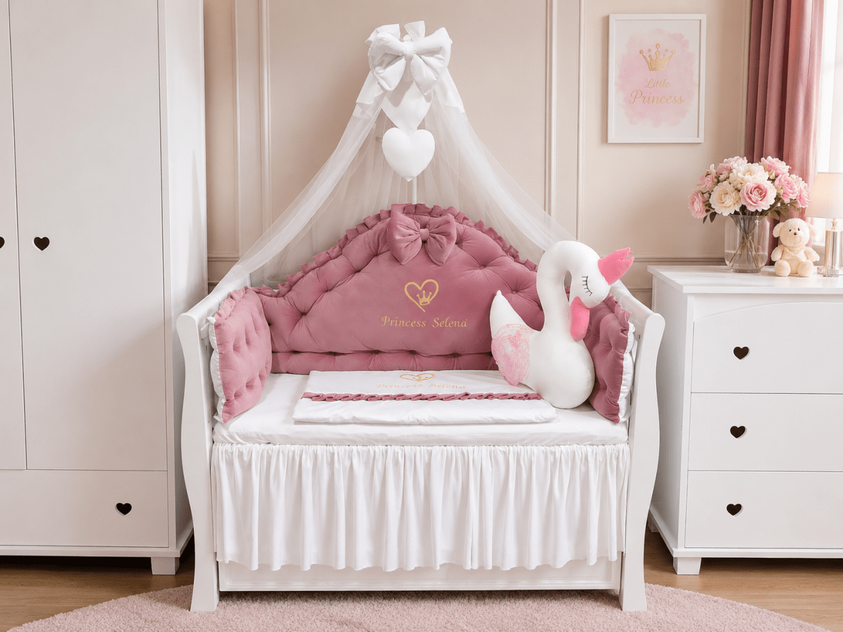 Lenjerie de patut personalizata 11 piese REGAL Pink Lebada - PEPPIbambini - Image 2