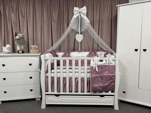 lenjerie-personalizate-bebe-19-12-2024-38 Lenjerie de patut personalizata 11 piese ROYAL White Purple - PEPPIbambini - Image 1